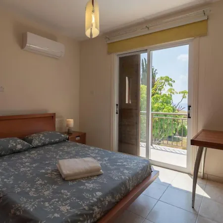 Albina - Elegant 3br Retreat With Private Pool Near Coral Bay