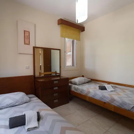 Albina - Elegant 3br Retreat With Private Pool Near Coral Bay *