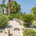Albina - Elegant 3br Retreat With Private Pool Near Coral Bay Nyaraló *