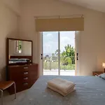 Albina - Elegant 3br Retreat With Private Pool Near Coral Bay Nyaraló Péjia