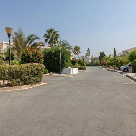 Casa vacanze Albina - Elegant 3br Retreat With Private Pool Near Coral Bay Peyia