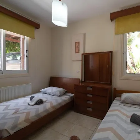 Albina - Elegant 3br Retreat With Private Pool Near Coral Bay Peyia