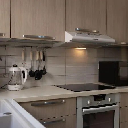 Albina - Elegant 3br Retreat With Private Pool Near Coral Bay