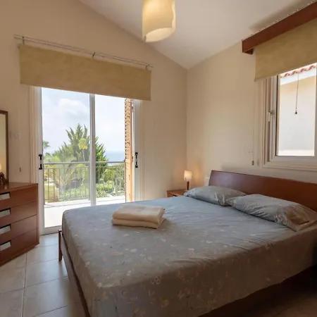 Albina - Elegant 3br Retreat With Private Pool Near Coral Bay * Peyia