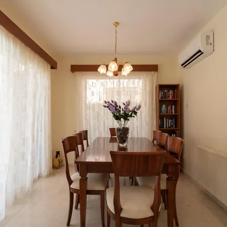 Holiday home Albina - Elegant 3br Retreat With Private Pool Near Coral Bay *