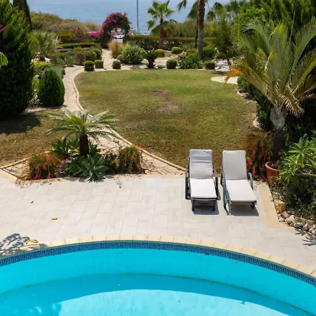 Casa vacanze Albina - Elegant 3br Retreat With Private Pool Near Coral Bay Peyia