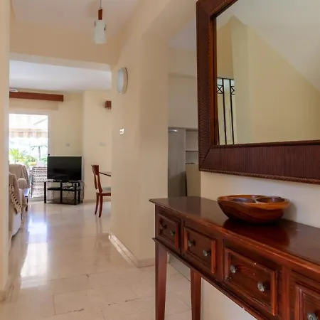 Albina - Elegant 3br Retreat With Private Pool Near Coral Bay Pegeia