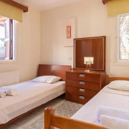 Prázdninový dům Albina - Elegant 3br Retreat With Private Pool Near Coral Bay Pegeia