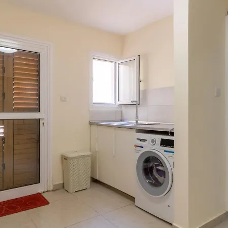 Albina - Elegant 3br Retreat With Private Pool Near Coral Bay Pegeia