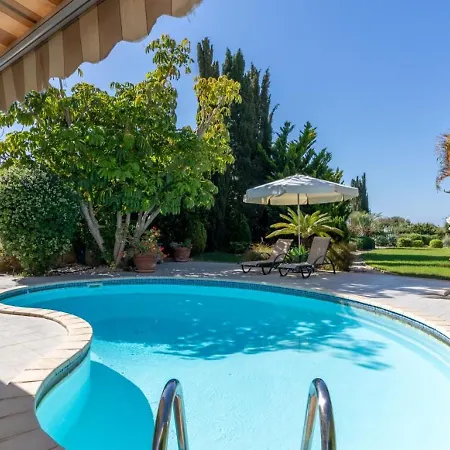 Albina - Elegant 3br Retreat With Private Pool Near Coral Bay Pegeia