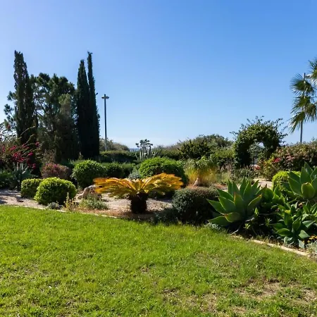 Albina - Elegant 3br Retreat With Private Pool Near Coral Bay Pegeia