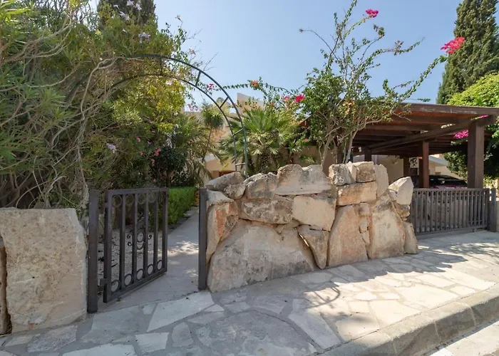 Albina - Elegant 3br Retreat With Private Pool Near Coral Bay 別荘