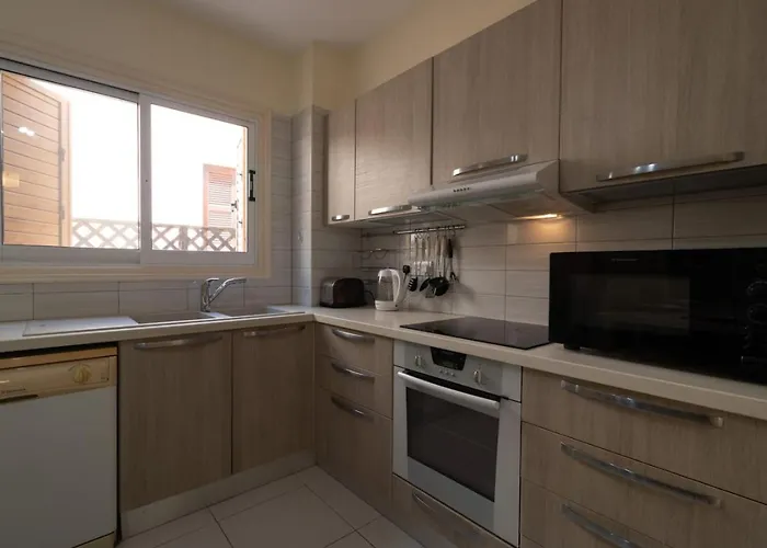 Albina - Elegant 3br Retreat With Private Pool Near Coral Bay 別荘 *