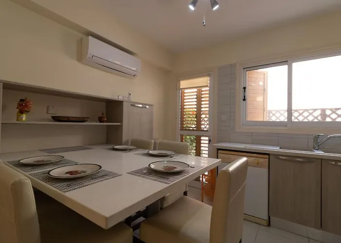 別荘 Albina - Elegant 3br Retreat With Private Pool Near Coral Bay *