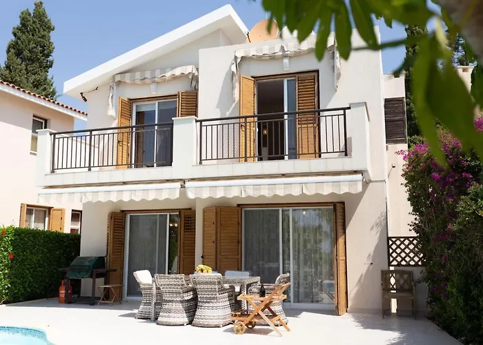 Albina - Elegant 3br Retreat With Private Pool Near Coral Bay 別荘 *